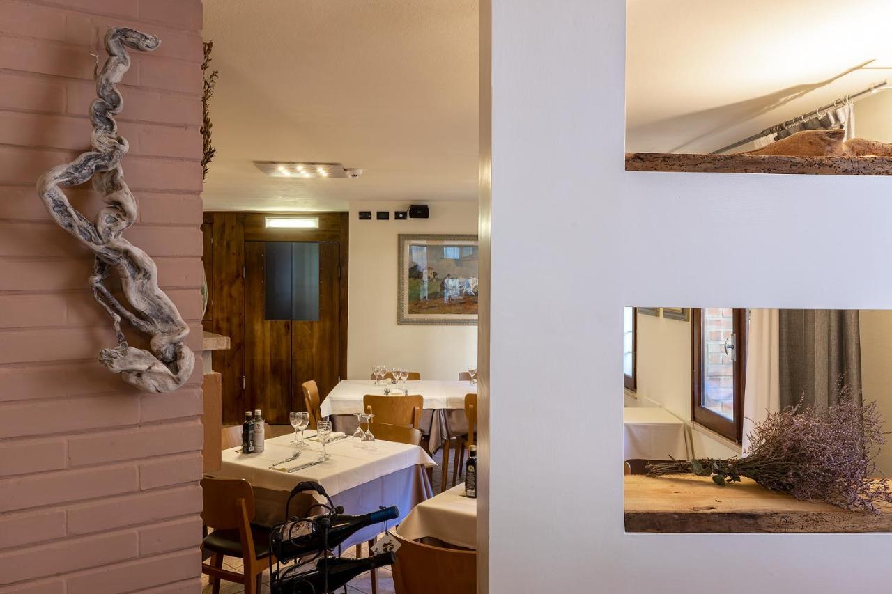 La Tavernetta مارينا روميا المظهر الخارجي الصورة