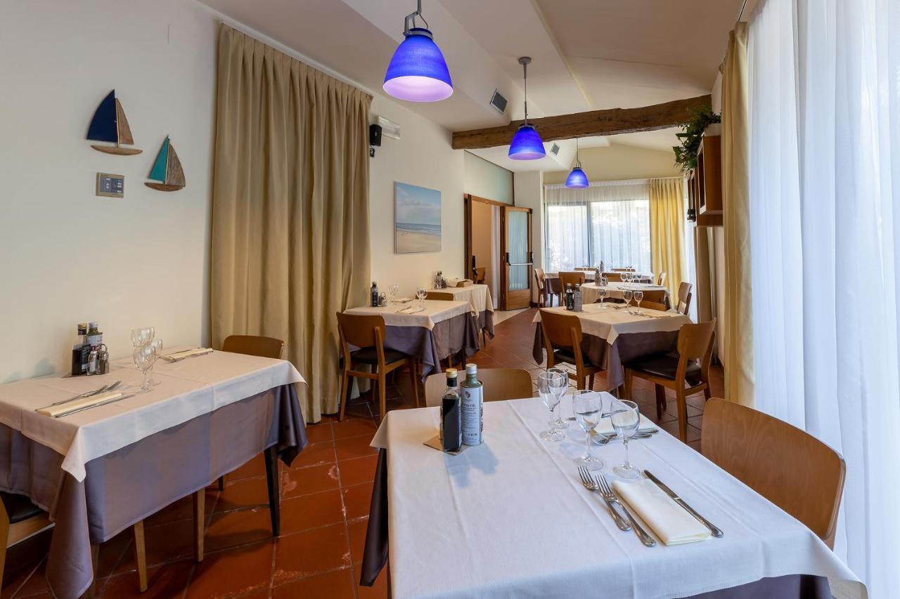 La Tavernetta مارينا روميا المظهر الخارجي الصورة